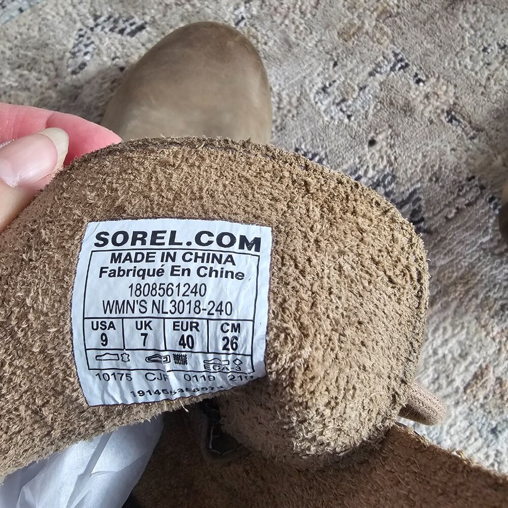 Sorel Joan of Arc Wedge Boots/Size 9/EUC - Picture 6 of 6